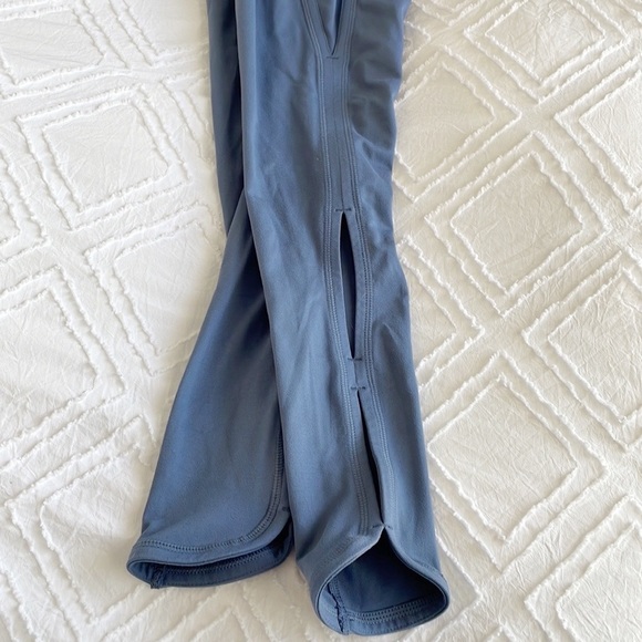 Free People Movement Cut Out Mid Rise Cropped Infinity Leggings, Size XS - Picture 8 of 9